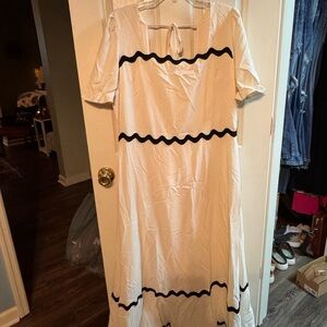 Chic White Maxi Dress with Black Trim